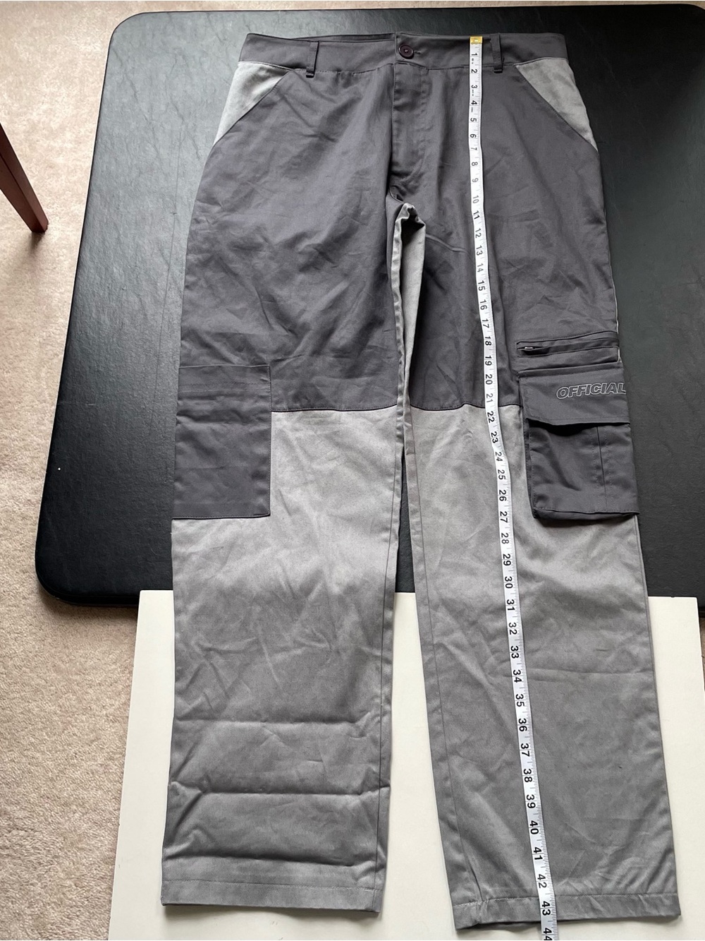 Men's Two-Tone Gray Cargo Pants with Utility Pockets - Picture 9 of 9